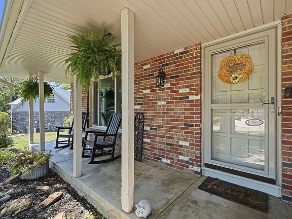 4th image of 5431 Danbury Rd