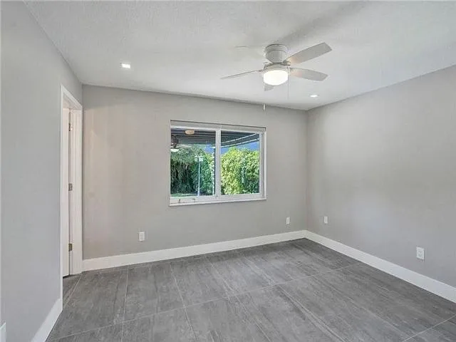 11627 SW 50th St — Photo 12