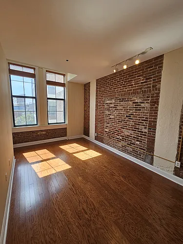 315 New St Photo 1