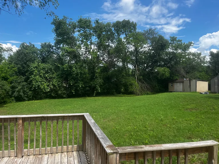 3242 W Hamilton Ave — Photo 2