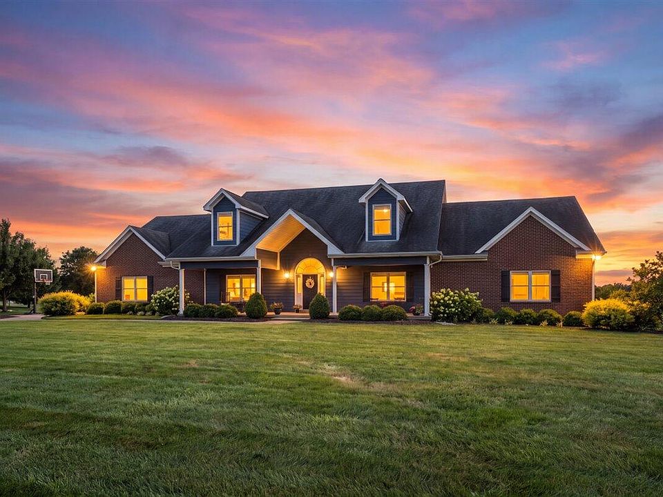 1st image of 210 Colonial Dr