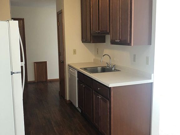 3rd image of 2730 Dupont Ave S APT 303