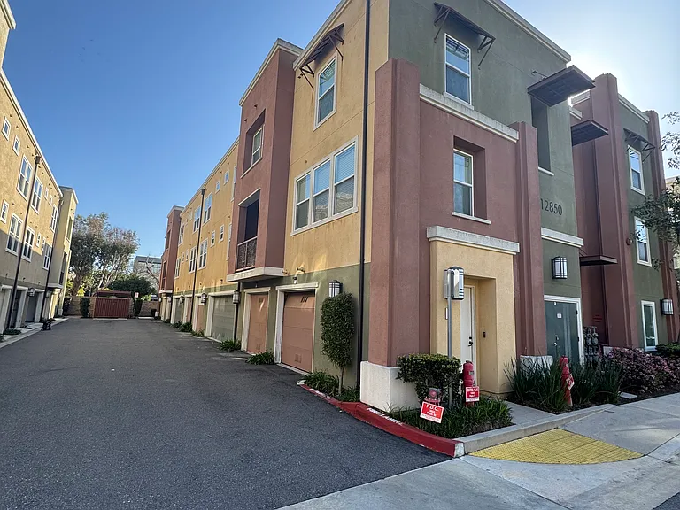 12850 Palm St #3 — Photo 2