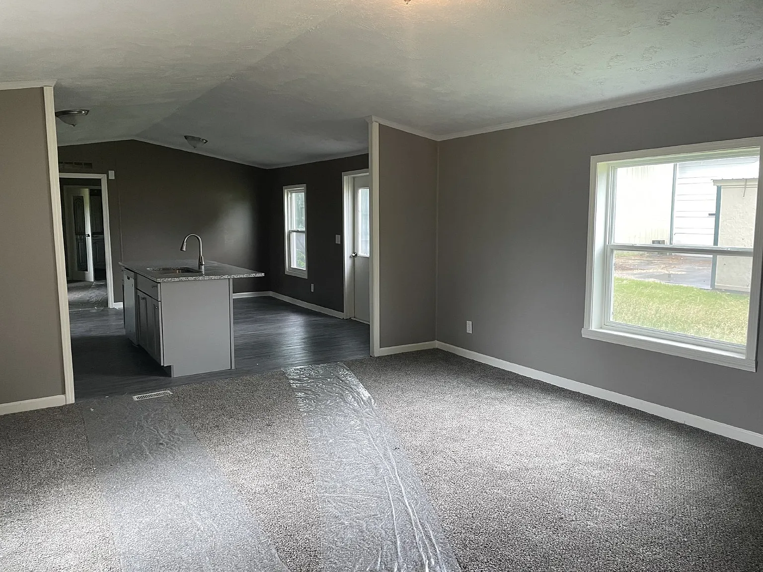 3 bed, 2.0 bath, 1280 sqft, $1,000 — Photo 1