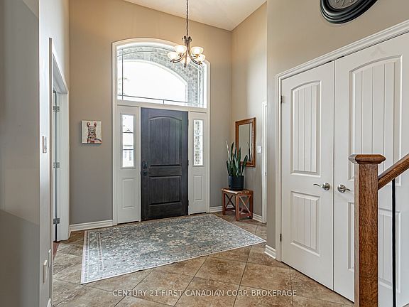 4th image of 270 Boyd Blvd