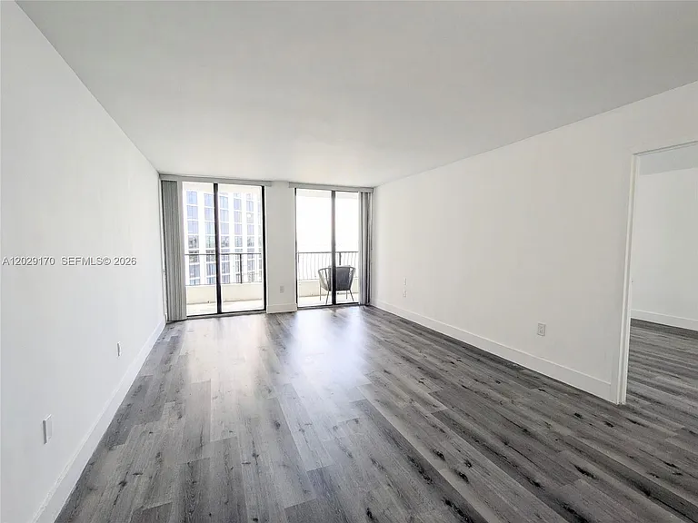 555 NE 15th St #12D — Photo 4