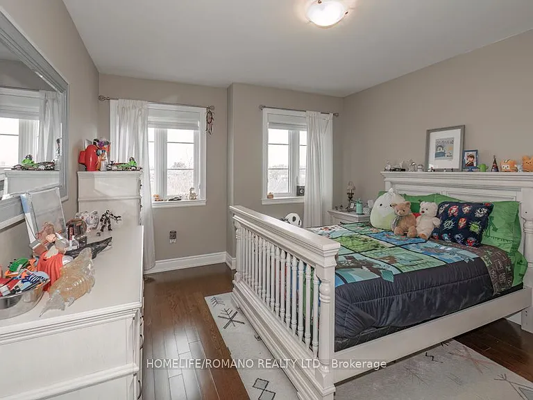 100 Falstaff Ave — Photo 16