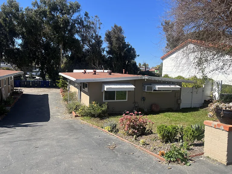 717 S Cedros Ave — Photo 12