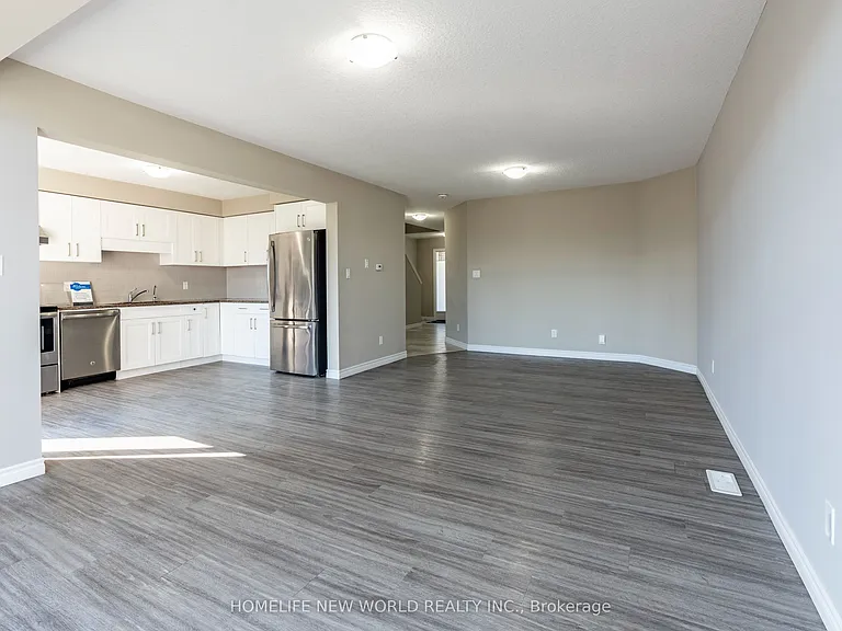 452 Avens St — Photo 7