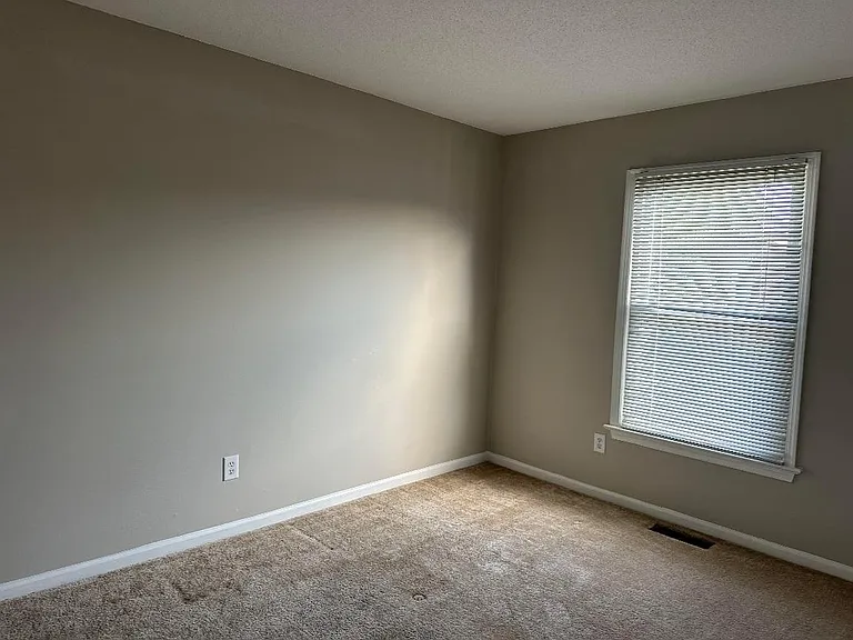4054 Thomas Jefferson Dr — Photo 10