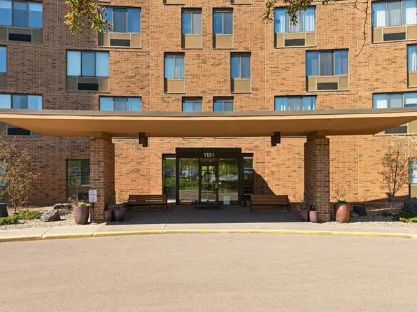 1181 Edgcumbe Rd APT 803, Saint Paul, MN 55105