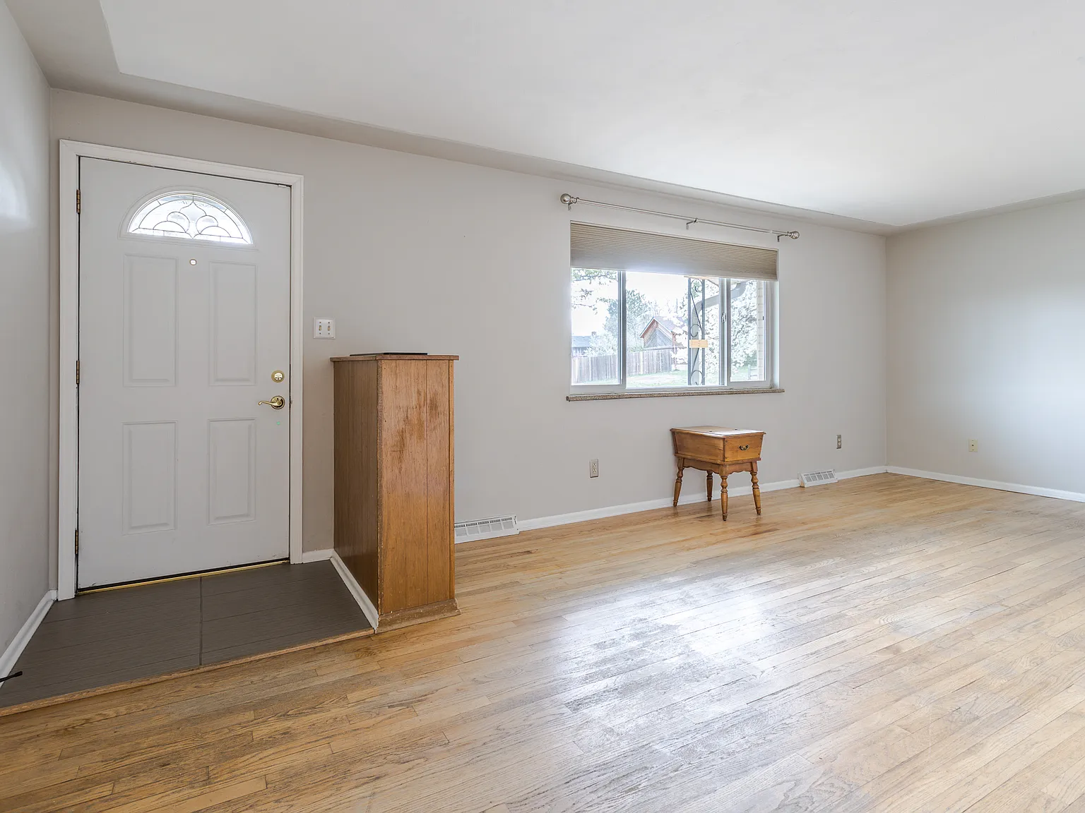4 bed, 1950 sqft, $3,200 — Photo 3