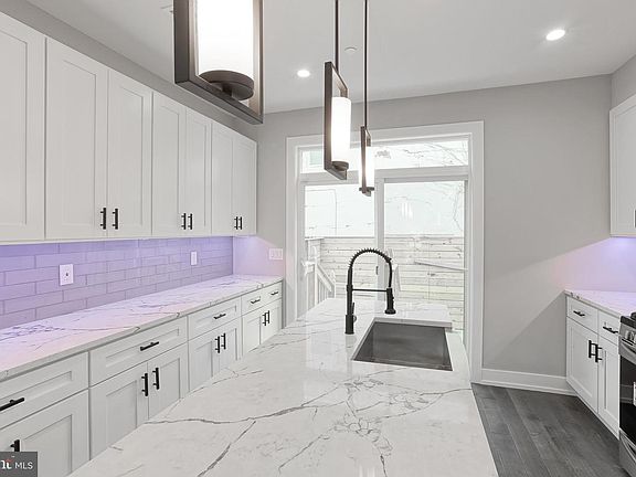 3rd image of 302 Leverington Ave