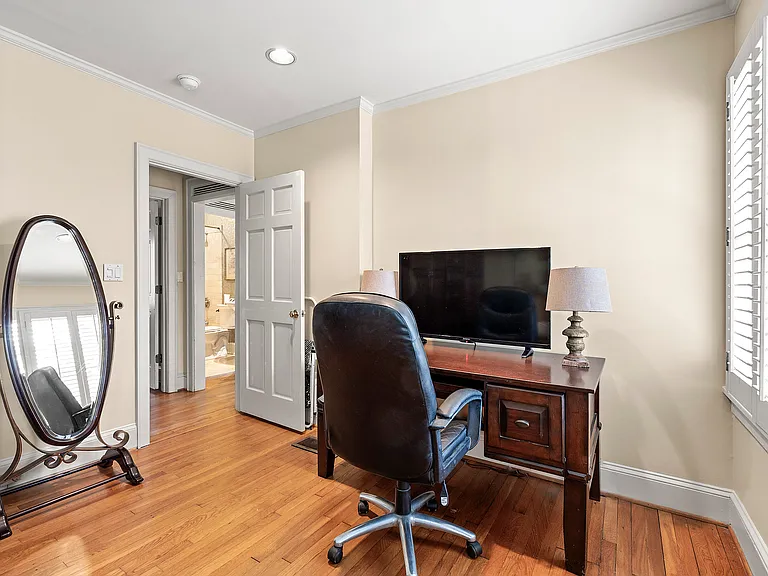 525 Spring Valley Rd NW — Photo 18