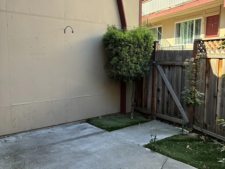 1571 W El Camino #71 — Photo 20