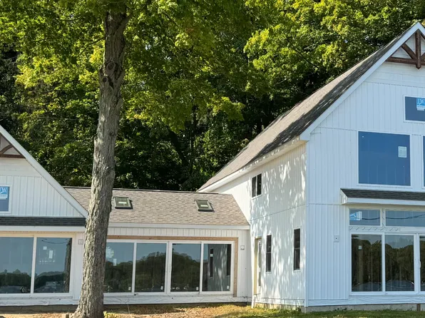 50756 Garrett Rd, Dowagiac, MI 49047