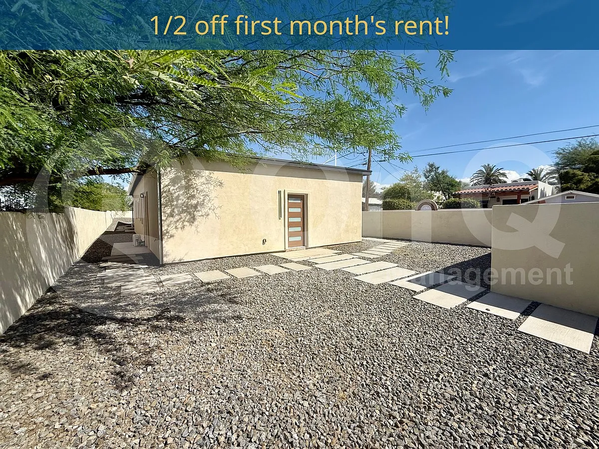 5 bed, 5.5 bath, 2800 sqft, $3,899 — Photo 2