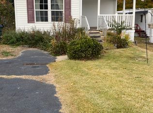 33 D St, Groton, CT 06340