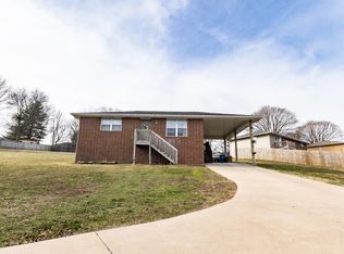 1505 S 12th Avenue, Ozark, MO 65721