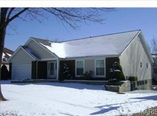 744 Oak Run Ln, Ballwin, MO 63021