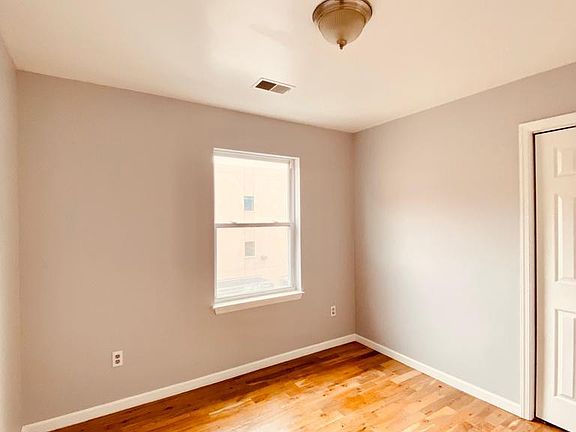 4th image of 261 Halladay St #3A