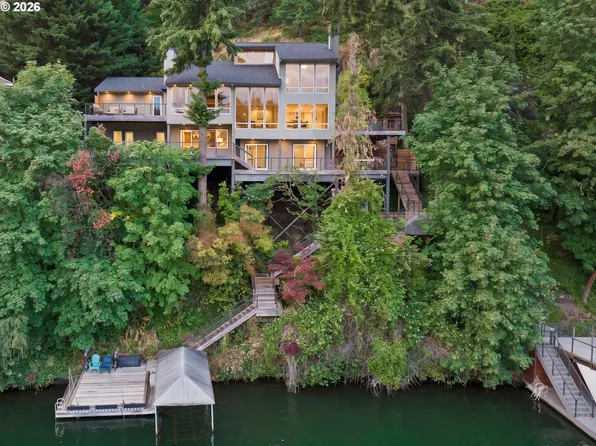2236 Summit Ct, Lake Oswego, OR 97034