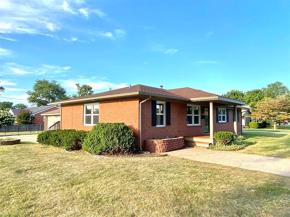 1st image of 1745 College Dr