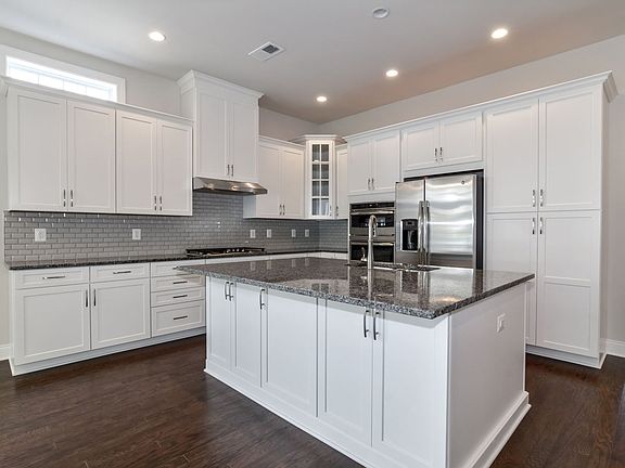Newbury Country Manor - Kitchen