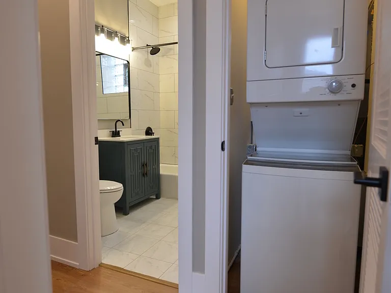 4113 N Damen — Photo 13