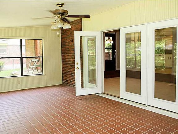5th image of 3317 Terrace Dr