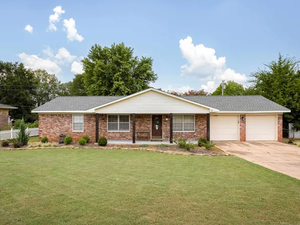 409 W Dearborn Ave, Muscle Shoals, AL 35661