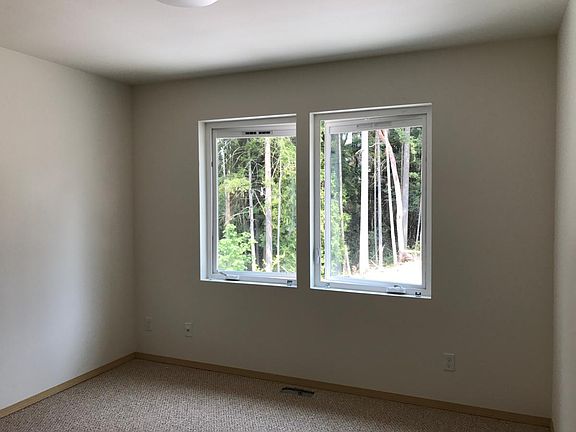 5th image of 1787 NW Bandit Way