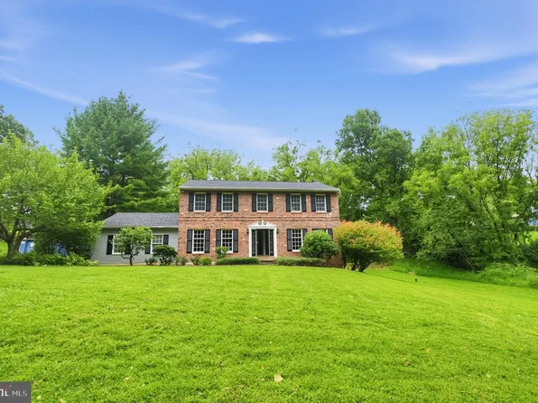 1544 Stouff Rd, Downingtown, PA 19335