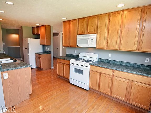 4th image of 1 Rosewood Ct