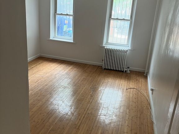 3rd image of 2052A Pacific St #1