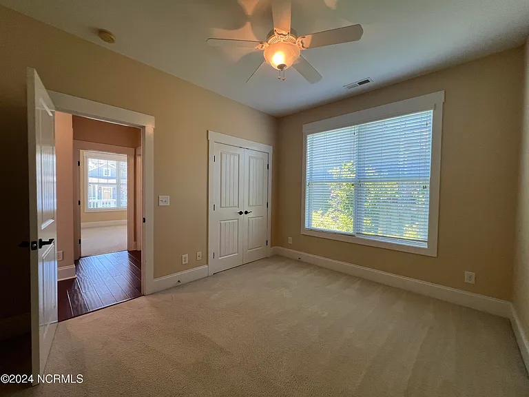1211 Daisy Ct — Photo 19