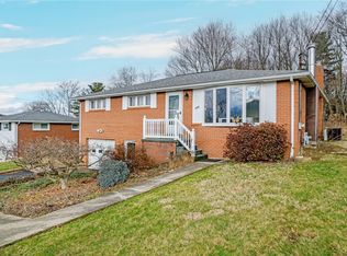 608 Courtview Dr, Greensburg, PA 15601
