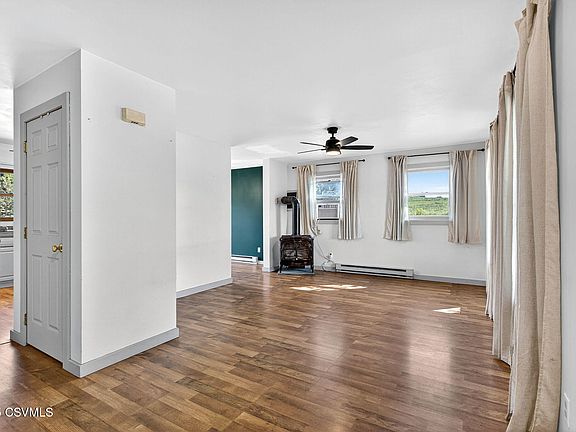 5th image of 77 Wagon Wheel Hill Rd