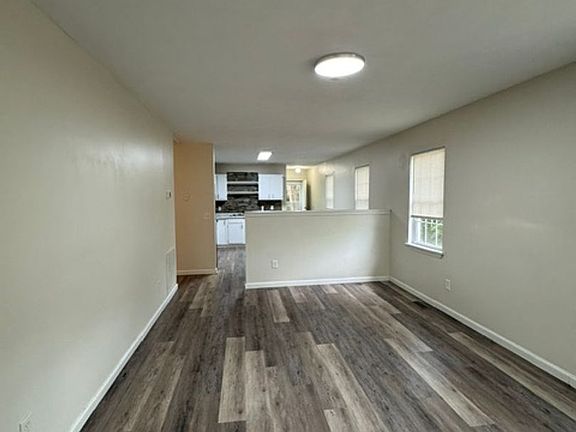 2nd image of 1315 Corbett St