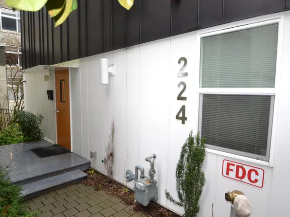 224 23rd Ave E Unit 302, Seattle, WA 98112