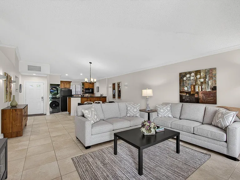 119 Club Dr — Photo 6