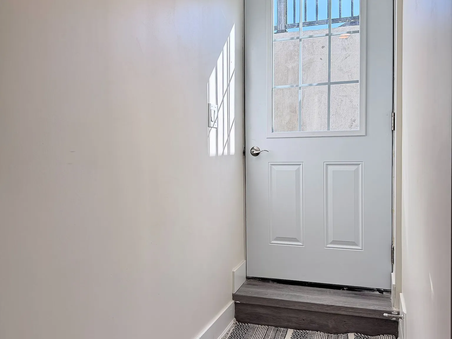 2 bed, $2,000 — Photo 2