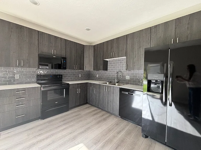 4940 W Minota St — Photo 3