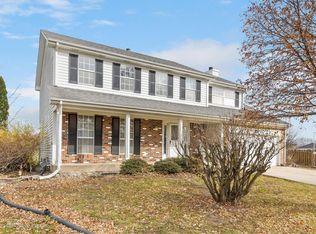 871 Horseshoe Ct, Carol Stream, IL 60188