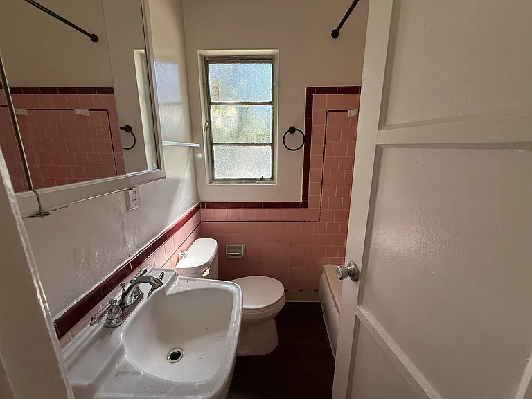 756 S Ridgeley Dr — Photo 8