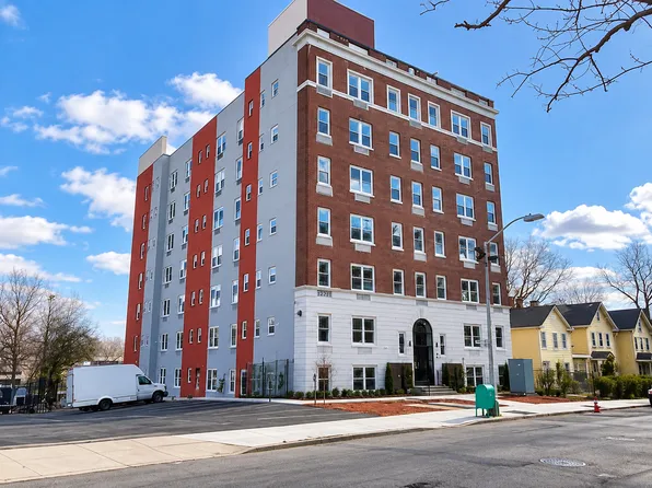 104 N Grove St #501, East Orange, NJ 07017