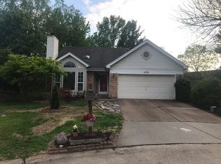 438 Oak Glen Dr, Ballwin, MO 63021