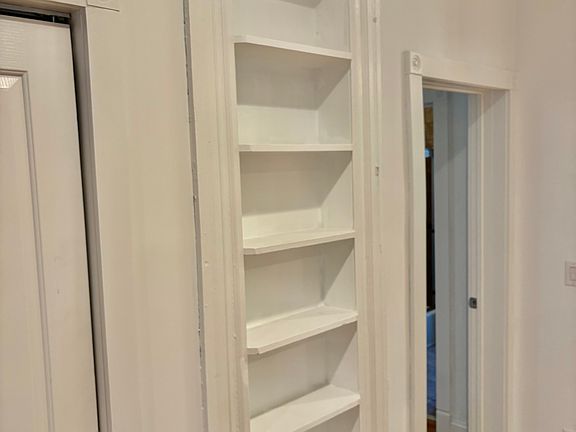 5th image of 816 Warren St APT 1B