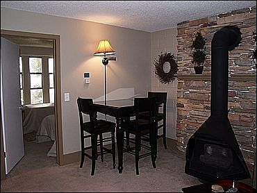 4th image of 1482 Empire Ave #K4