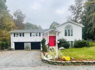 120 Magnolia Ln, East Stroudsburg, PA